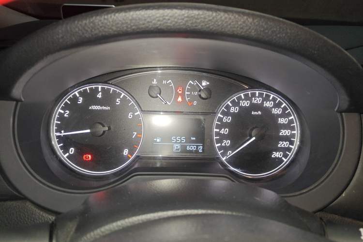 Used Nissan Tiida 2016 1.6L CVT Cool Dynamic Edition