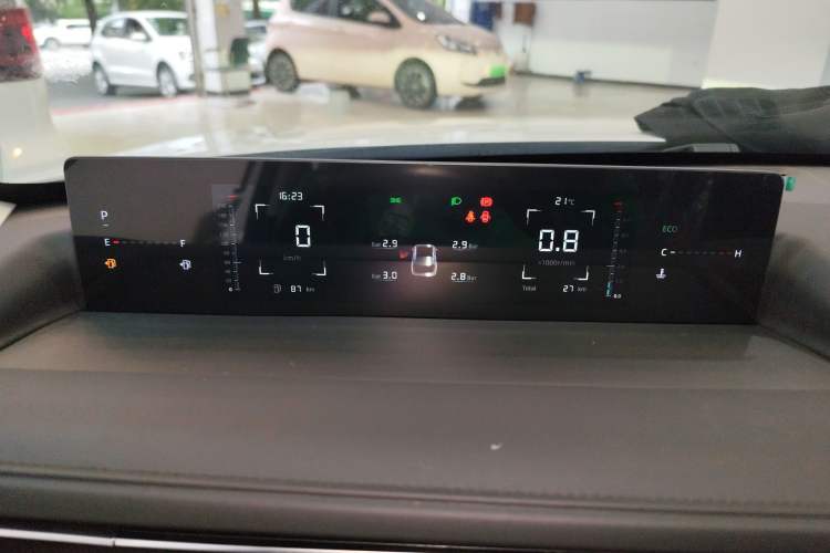 Used CHANGAN Eado 2025 Blue Whale 1.5T 500Bar Prestige Model
