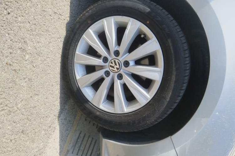 Used Volkswagen Sagitar 2015 230TSI Automatic Comfort Version
