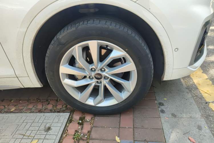 Used Audi Q5L 2021 40 TFSI Luxury Dynamic Edition Right Front Wheel Hub