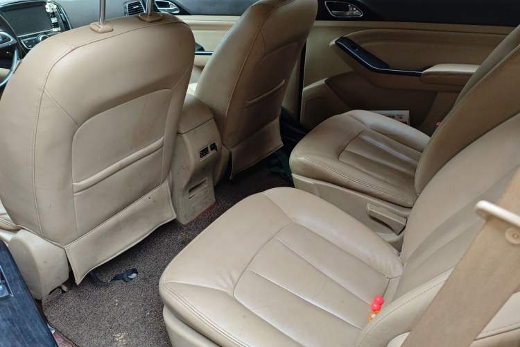 Used Baojun 730 2014 1.5L manual luxury trim 7 seats