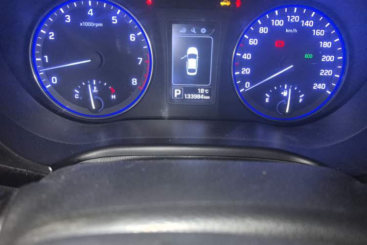 Used Hyundai Mistra 2014 1.8L Automatic Smart GLS Odometer Close Up