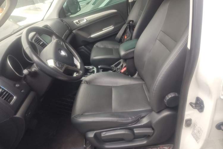 Used Foton Savana 2017 2.0T Automatic All-Wheel Drive Gasoline Flagship 7-Seater Left Front Seat