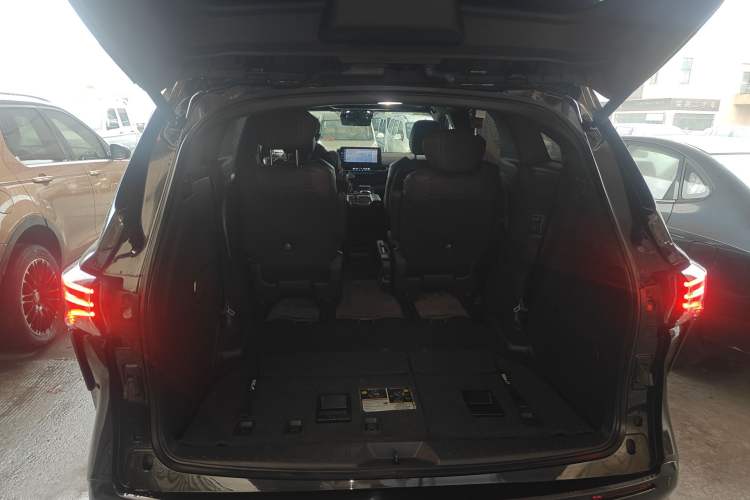 Used Toyota SIENNA 2021 2.5L Hybrid Platinum Edition
