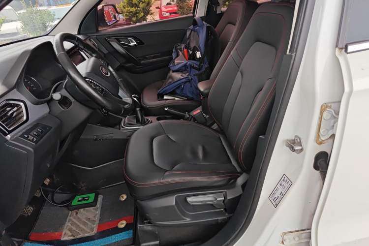 Used FAW Senya R7 2017 1.6L Manual Luxury Model
