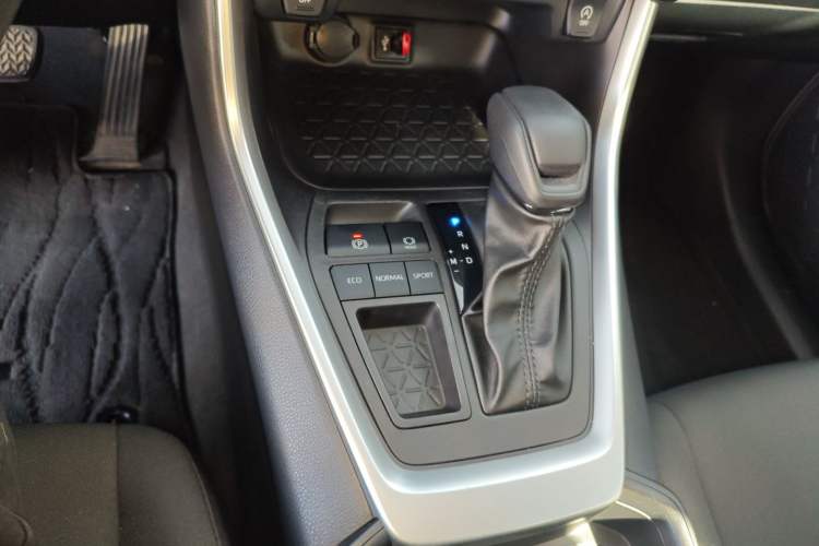 Used Toyota Wildlander 2023 2.0L CVT Two-Wheel Drive Leading Edition