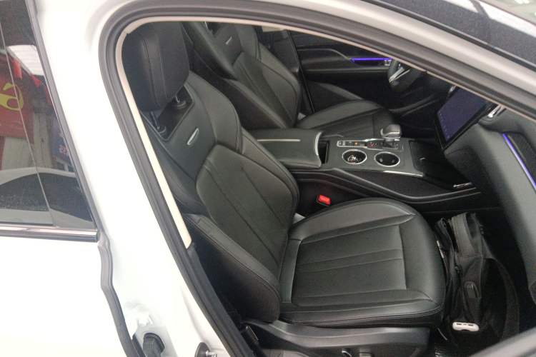 Used Hongqi HS3 2023 1.5T Two-Wheel Drive Shanwei Edition
