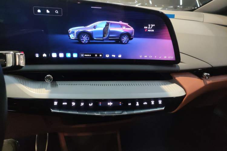 Used Cadillac OPTIQ 2024 Four-Wheel Drive Long-Range Version