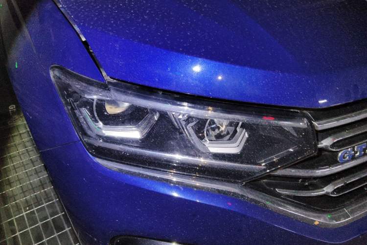 Used Volkswagen Tayron GTE Plug-in Hybrid 2020 1.4T Luxury Model Right Front Headlight