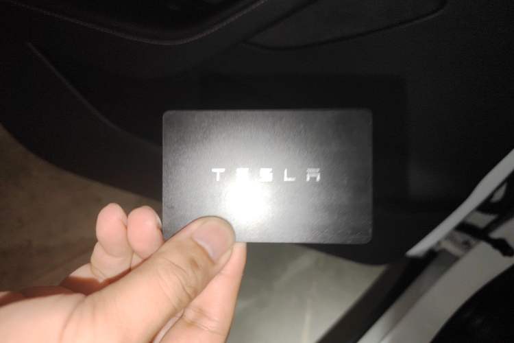 Used Tesla Model Y 2024 Long-Range All-Wheel-Drive Version Vehicle Key