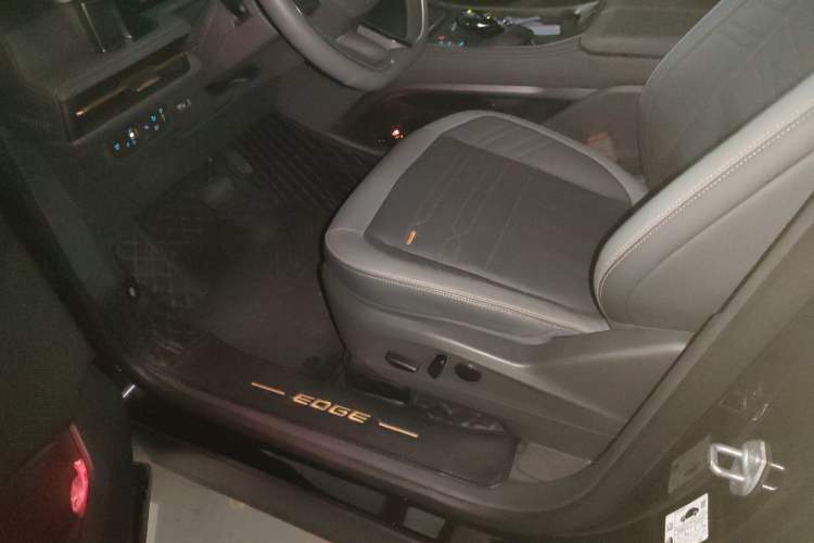 Used Ford Edge 2023 Ford Explorer L 2.0T EcoBoost Four-Wheel Drive 7-Seater Supreme Model Left Front Seat