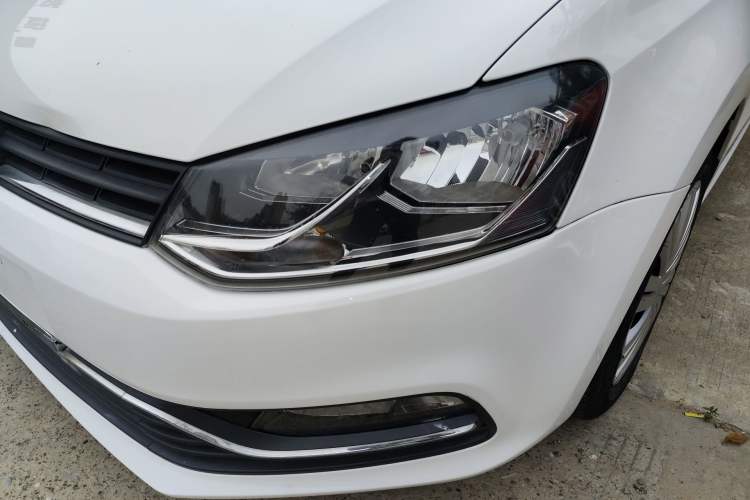 Used Volkswagen Polo 2016 1.6L Automatic Comfort Model
