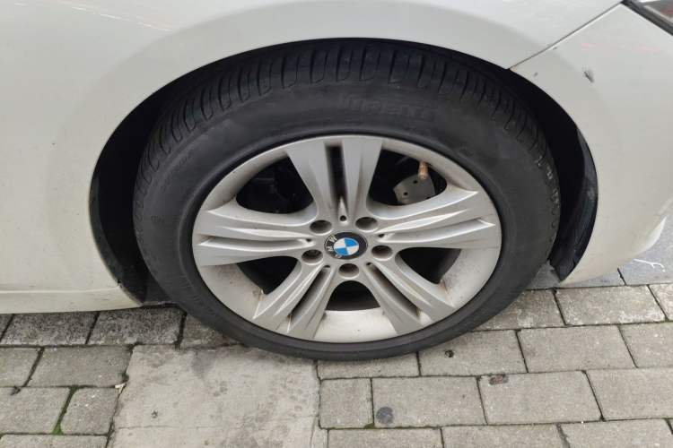 Used BMW 3 Series 2015 320i Luxury Edition Sports Design Package Exterior 7