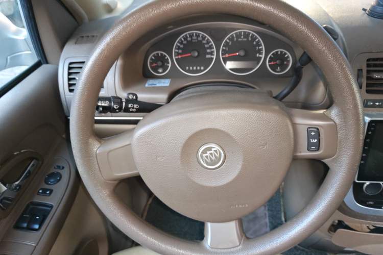 Used Buick GL8 2011 2.4L CT Comfort Edition
