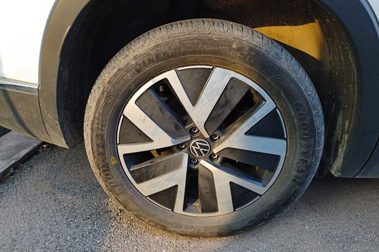 Used Volkswagen Tayron 2023 300TSI Two-Wheel-Drive Luxury Plus Advanced Edition
