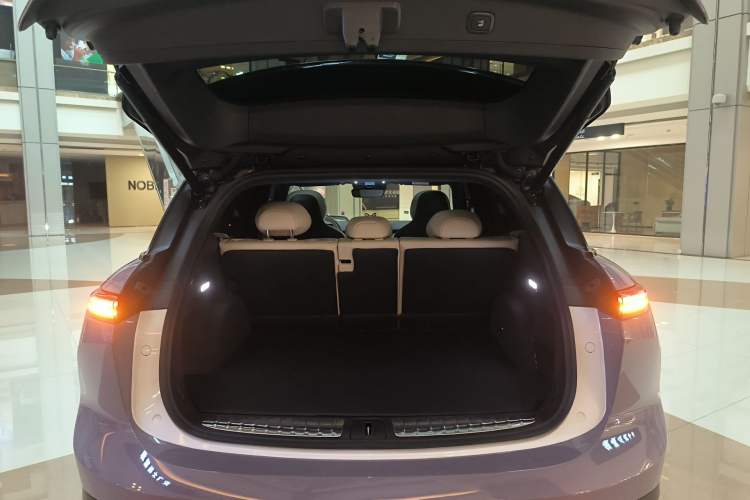 Used Nio ES6 2023 75 kWh Trunk