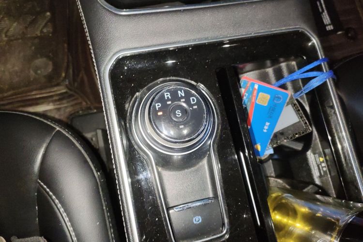 Used Ford Edge 2021 PLUS EcoBoost 245 Two-Wheel-Drive Platinum Edition 5 Seats
