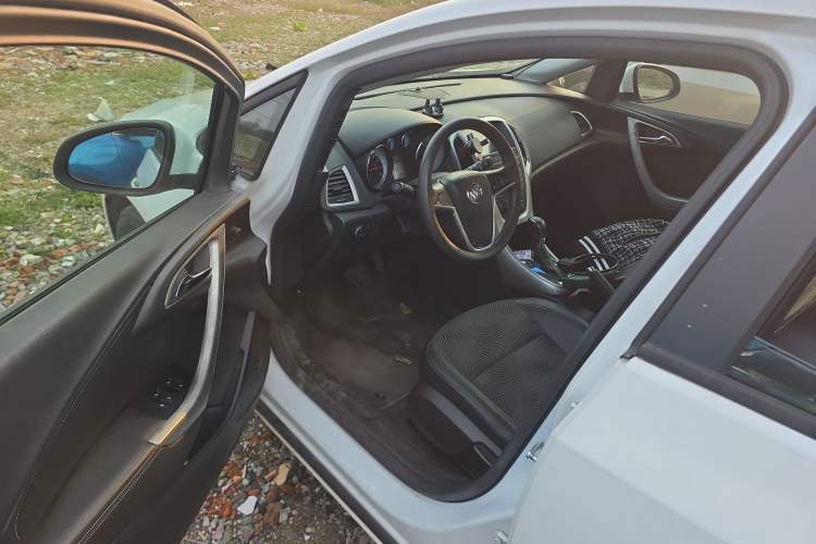 Used Buick GT 2013 XT 1.6L Automatic Fashion Edition Driver Seat