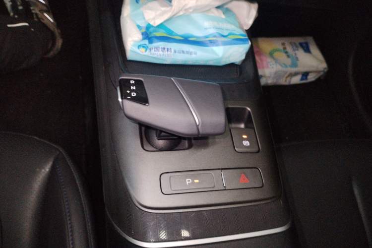 Used CHANGAN Eado 2024 1.5T GDI Automatic Prestige Edition Gear Lever