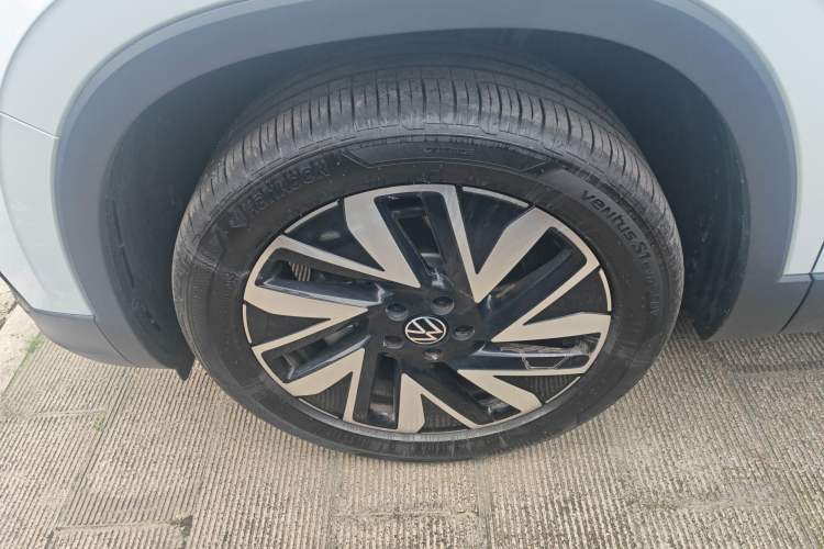 Used Volkswagen Tayron 2025 Zhongxiang Version 330TSI Left Front Wheel Hub