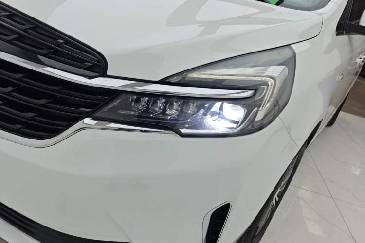 Used Buick GL8 2021 Land Cruiser Executive Class 652T Luxury Model