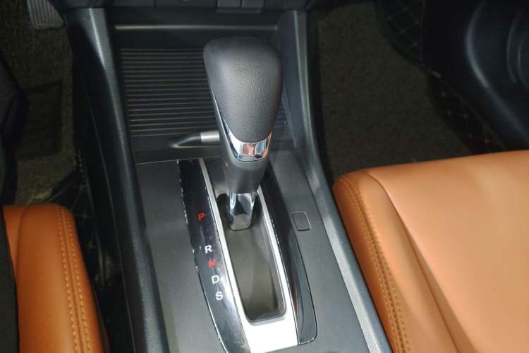 Used Honda Jade 2017 1.8L Automatic Classic Edition 5 seats
