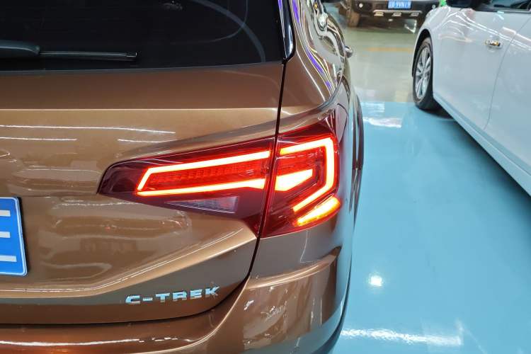 Used Volkswagen C-TREK 2017 1.6L Automatic Comfort Model Right Rear Taillight