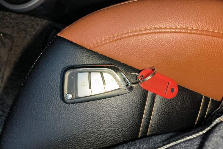 Used smart fortwo 2015 1.0 MHD New Year Special Edition Vehicle Key