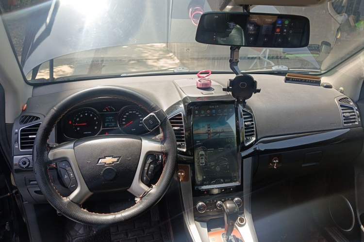 Used Chevrolet Captiva 2015 2.4L 4x4 Flagship Edition 7-Seater
