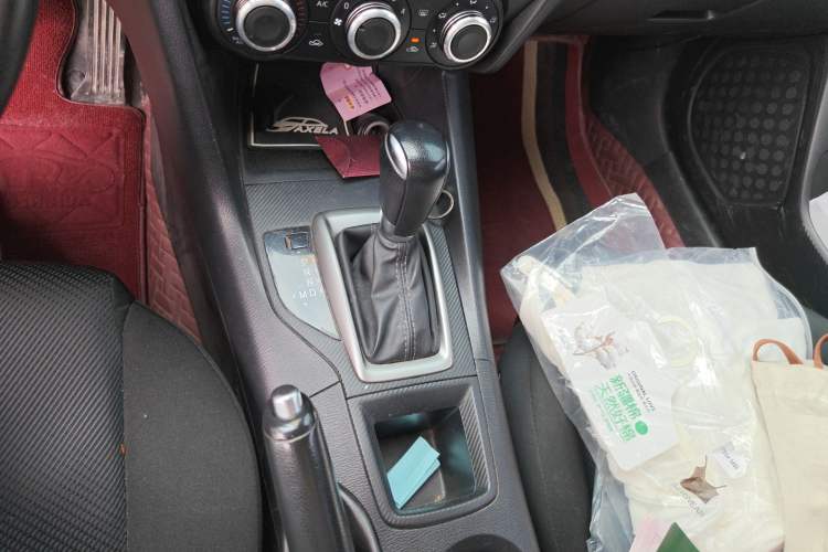 Used Mazda 3 Axela 2017 Sedan 1.5L Automatic Comfort Model Emission Standard China V Gear Lever