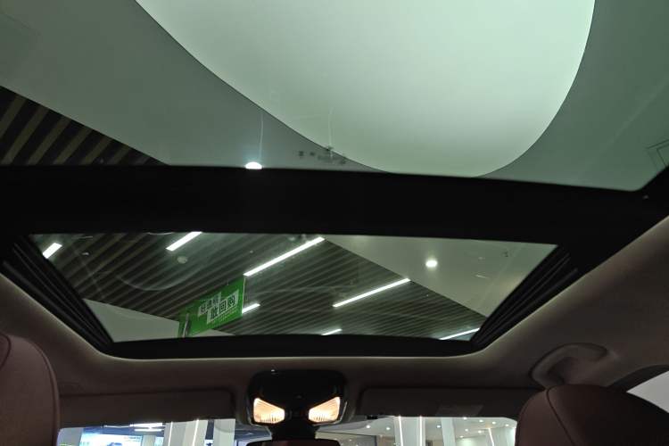 Used BMW i3 2024 eDrive 35 L Headliner
