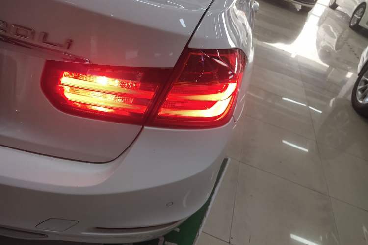 Used BMW 3 Series 2015 320Li Luxury Edition Fashion Model Exterior 3