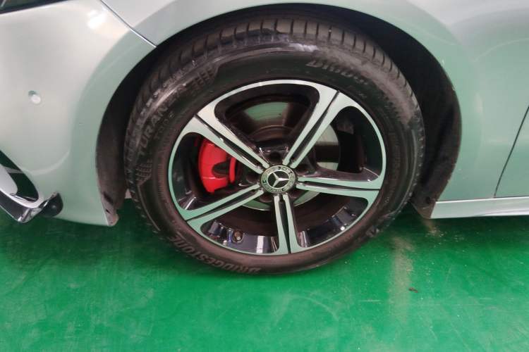 Used Mercedes-Benz A-Class 2022 Revised Version A 200 L Sport Sedan Fashionable Style
