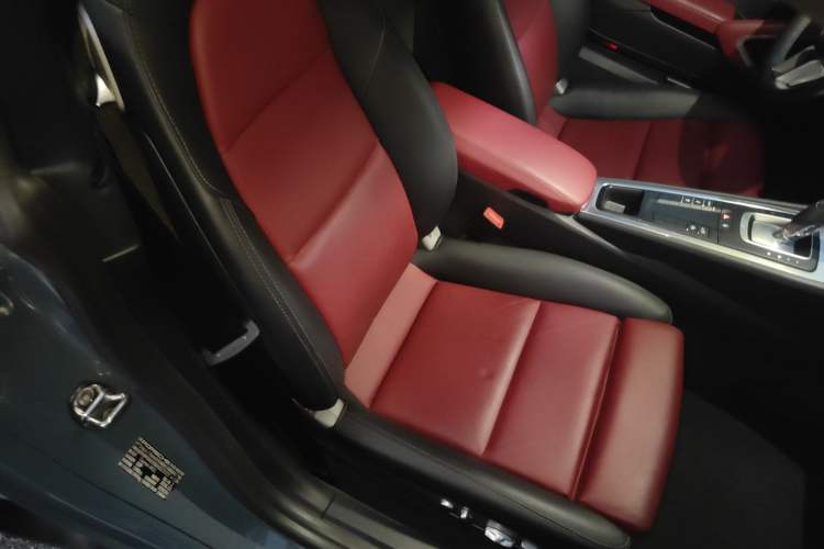 Used Porsche 718 2016 Cayman 2.0T
