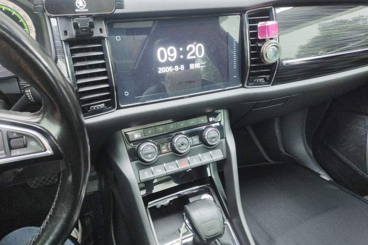 Used Skoda Kodiaq 2018 Restyled TSI330 7-Seater Two-Wheel Drive Luxury Enjoyment Edition Audio And AC Panel