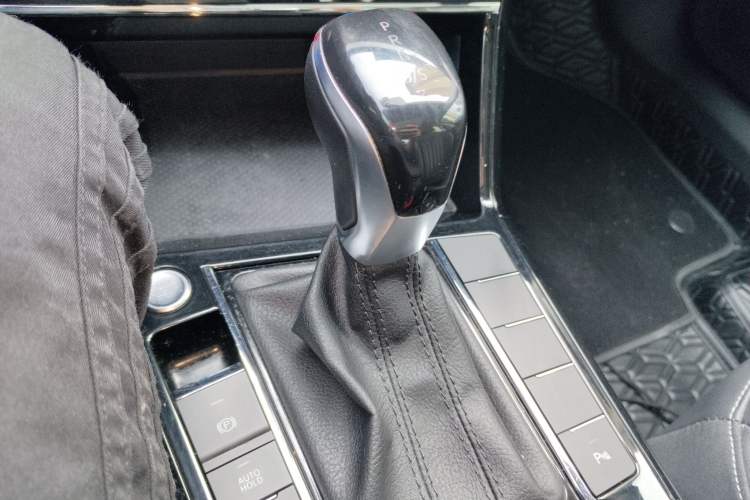 Used Volkswagen Passat 2022 330TSI Elite Edition Gear Lever