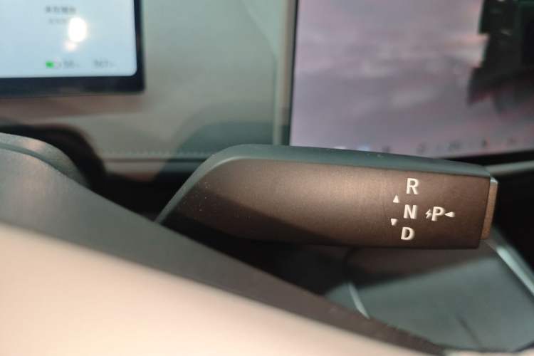 Used Nissan N7 2025 625 Max Gear Lever