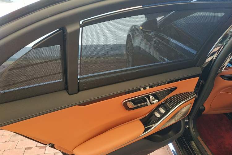 Used Mercedes-Benz S-Class 2022 S 450 L 4MATIC Interior 8