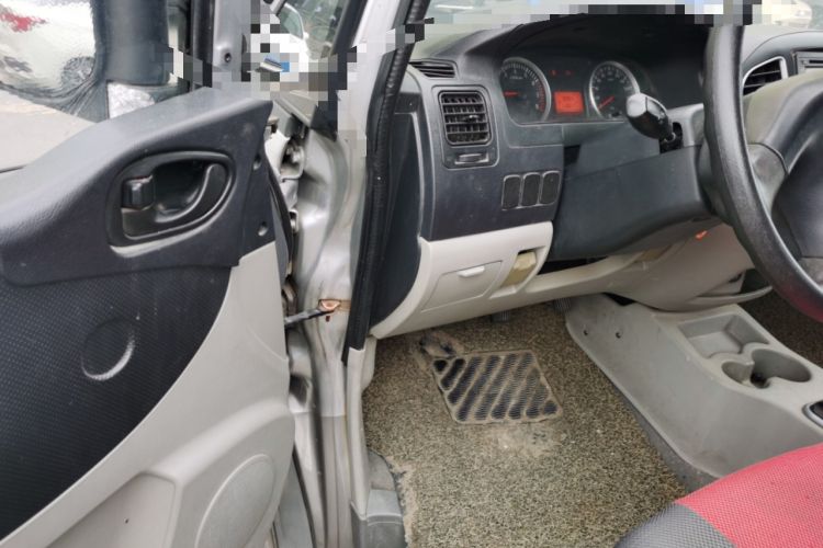 Used FORTHING Lingzhi 2013 V3 1.5L 7-Seater Standard Model II Driver Seat