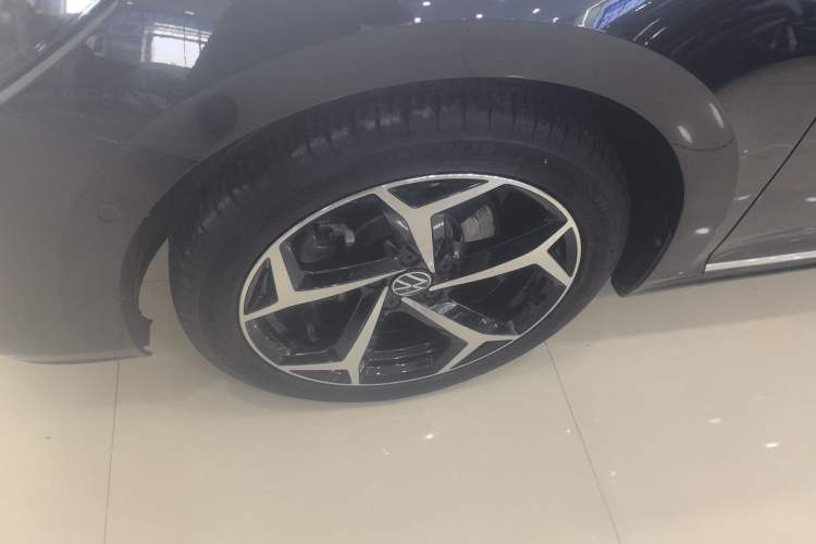 Used Volkswagen Passat 2023 330TSI Starry Luxury Edition
