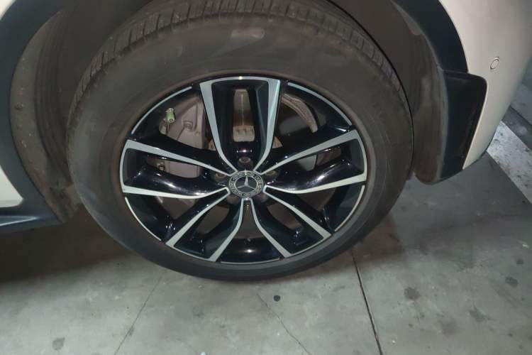Used Mercedes-Benz GLC 2021 GLC 300 L 4MATIC Dynamic Model Right Front Wheel Hub