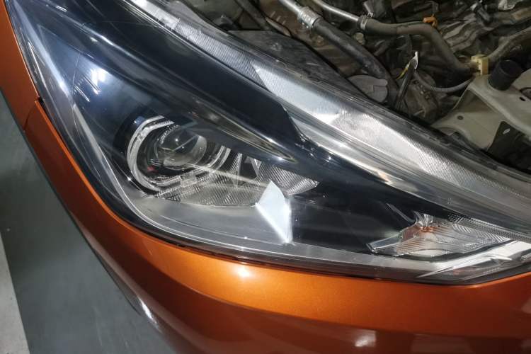 Used Nissan Kicks 2017 1.5L CVT Smart Drive Edition Right Front Headlight