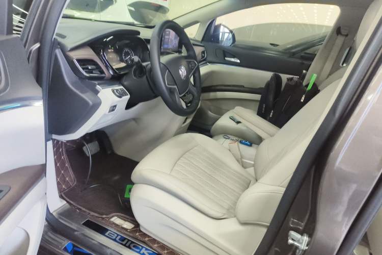 Used Buick GL8 2023 Land Executive Class Comfort Model