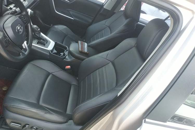 Used Toyota Wildlander 2020 2.0L CVT Two-Wheel Drive Luxury Edition Left Front Seat