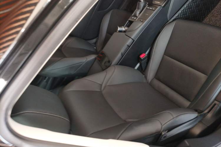 Used Lexus ES 2020 300h Premier Edition
