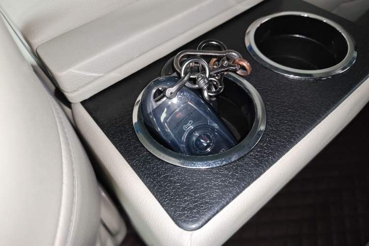 Used Buick GL8 2023 Land Executive Class Smart Enjoyment Model
