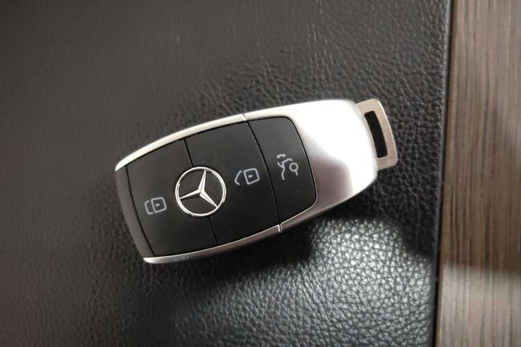 Used Mercedes-Benz C-Class 2020 Restyled C 260 L Sport Edition Vehicle Key