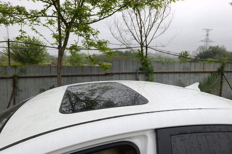 Used CHANGAN Eado 2016 1.6L Manual Fashion Edition Roof