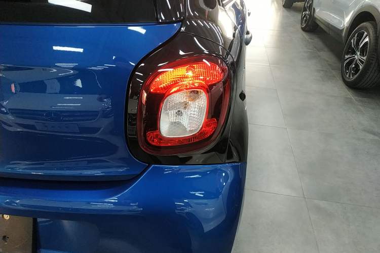 Used smart forfour 2016 1.0L 52 kW Dynamic Edition