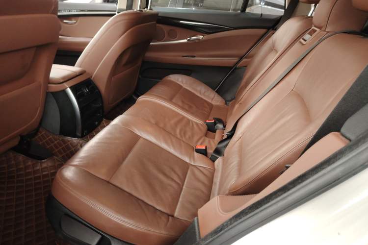 Used BMW 5 Series GT 2014 528i Leading Model
